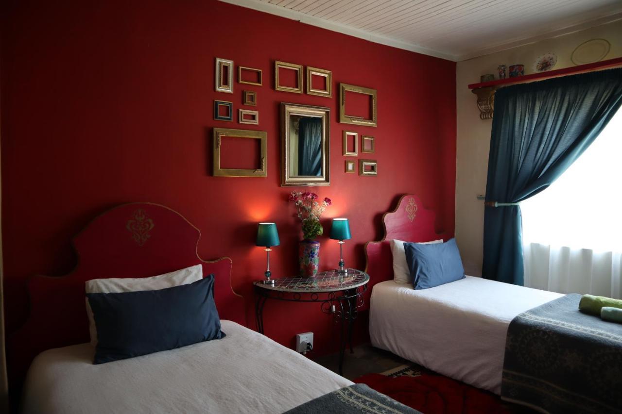 Rocks & Roses Farm Stay Lochiel Экстерьер фото