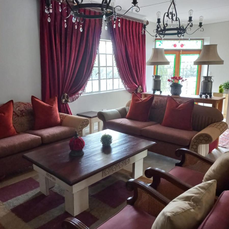 Rocks & Roses Farm Stay Lochiel Экстерьер фото