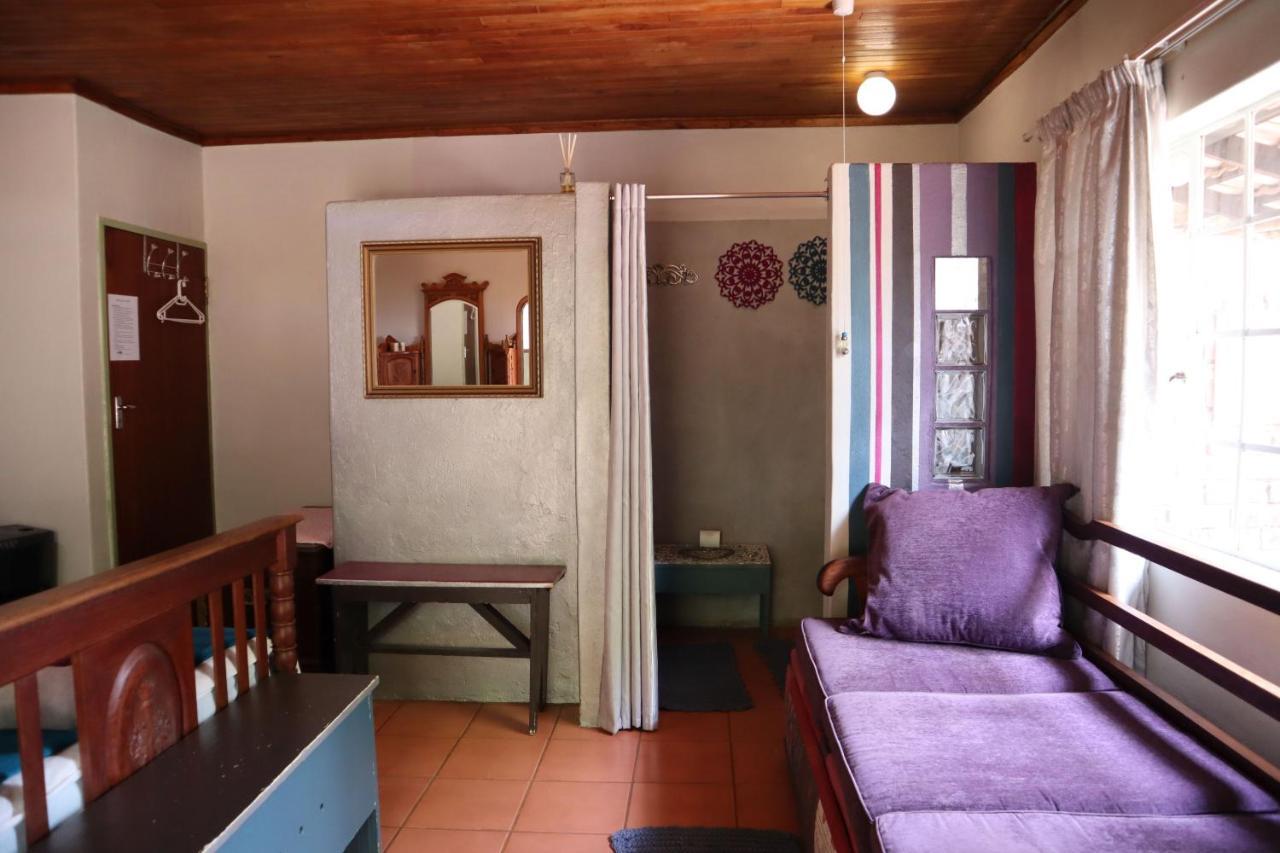 Rocks & Roses Farm Stay Lochiel Экстерьер фото