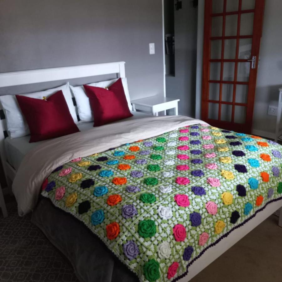 Rocks & Roses Farm Stay Lochiel Экстерьер фото
