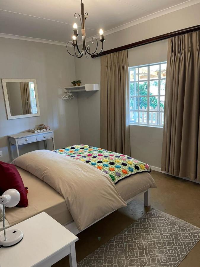 Rocks & Roses Farm Stay Lochiel Экстерьер фото